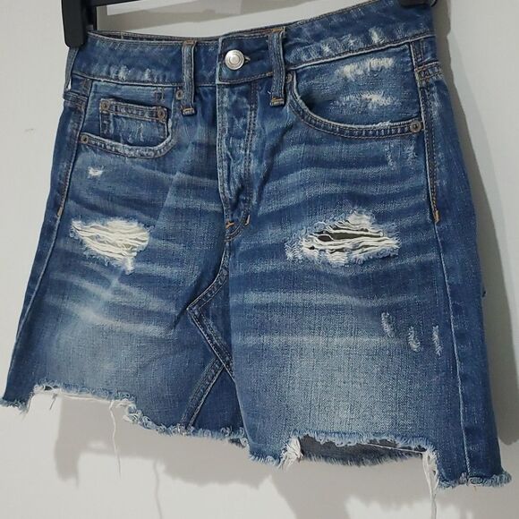 AMERICAN Eagle distressed 28 waist jean shorts - Picture 2 of 5